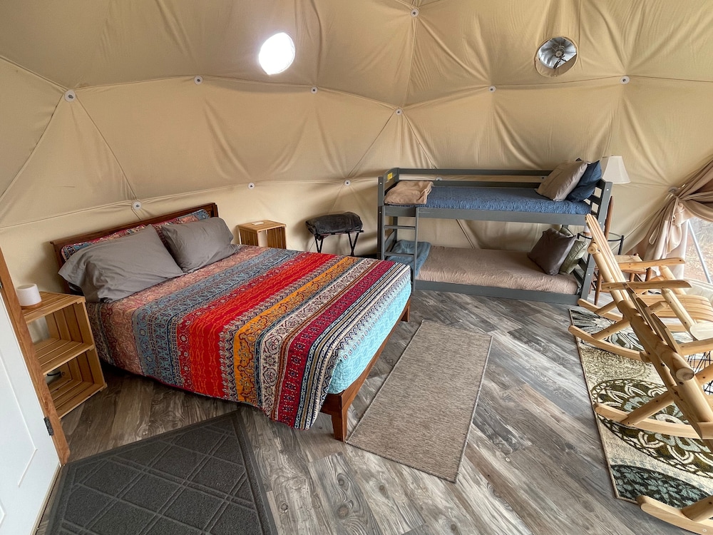 Dome 4 photo 3