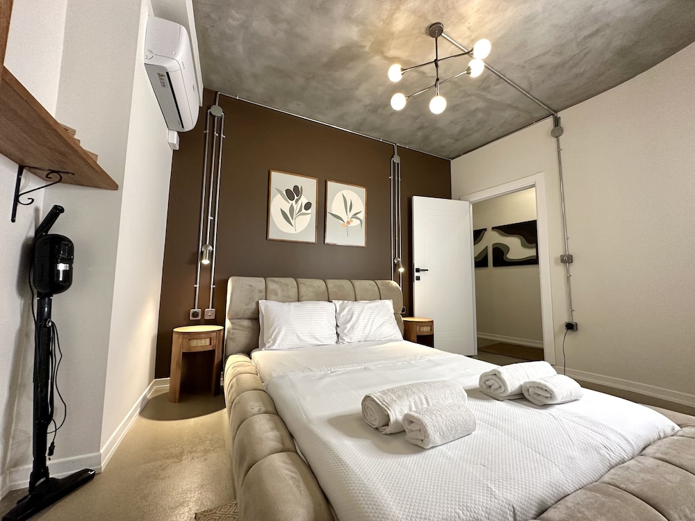 Premier Apartment photo 3
