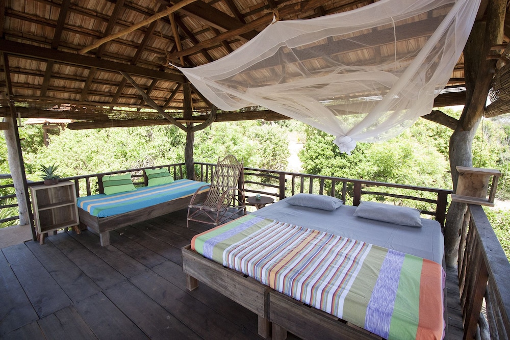 Panoramic Tree House, Ocean View, Beachfront photo 2