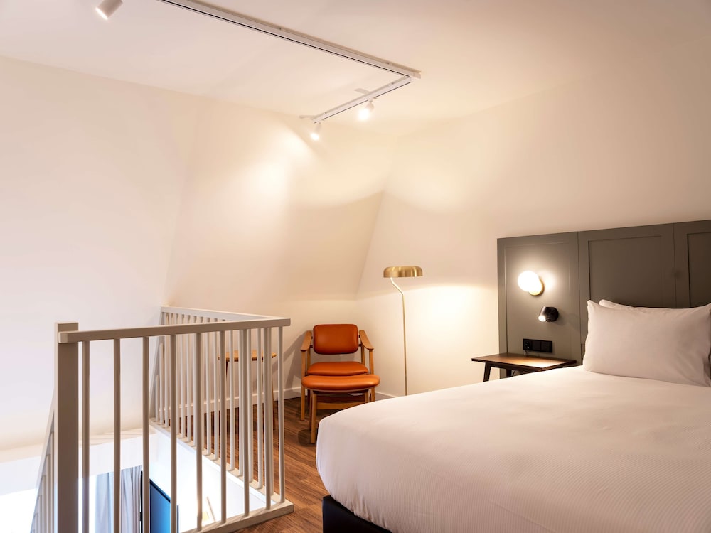 Duplex, 1 Queen Bed - Photo 2