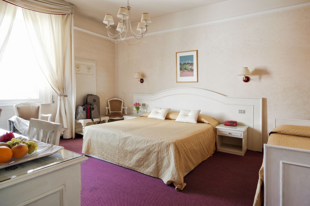 Deluxe Double or Twin Room - Photo 2