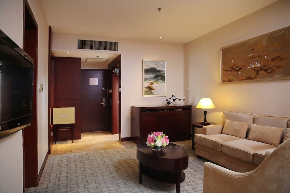 Executive Deluxe Suite - Photo 3