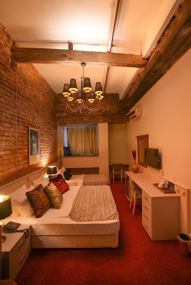 Junior Triple Room, Multiple Beds, Non Smoking photo 3