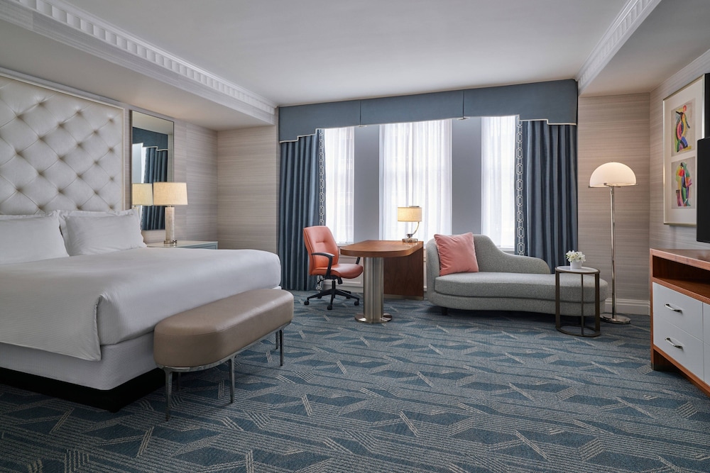 Room, 1 King Bed, City View thumbnail 5