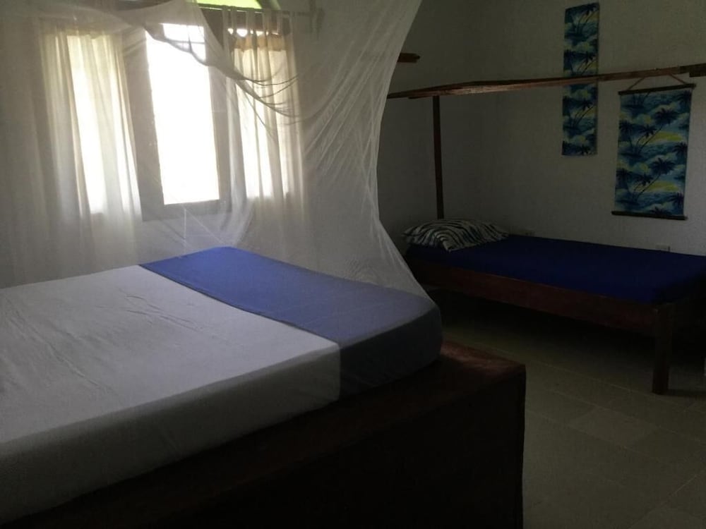 Standard Double Room, 1 Queen Bed, Private Bathroom, Courtyard View photo 2