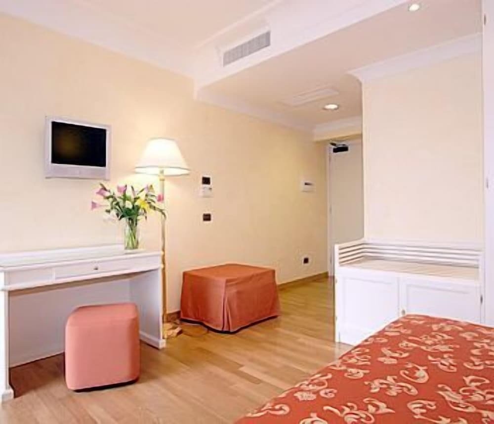 Double Room, City View - Photo 1