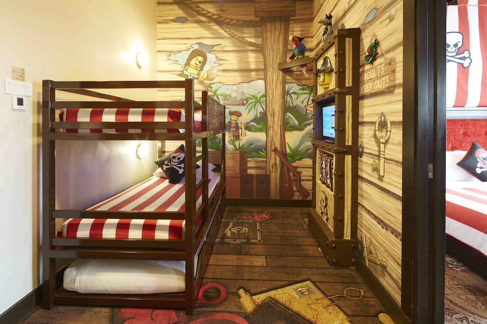 Premium Themed Room - Pirate photo 3