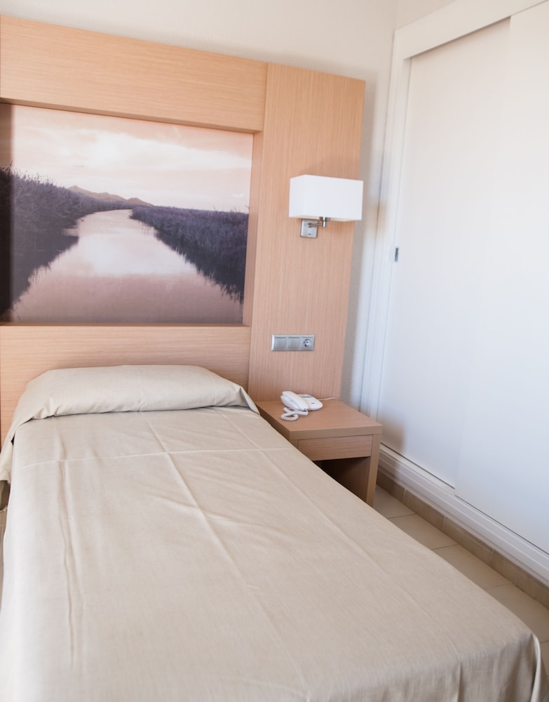 Single Room, Balcony