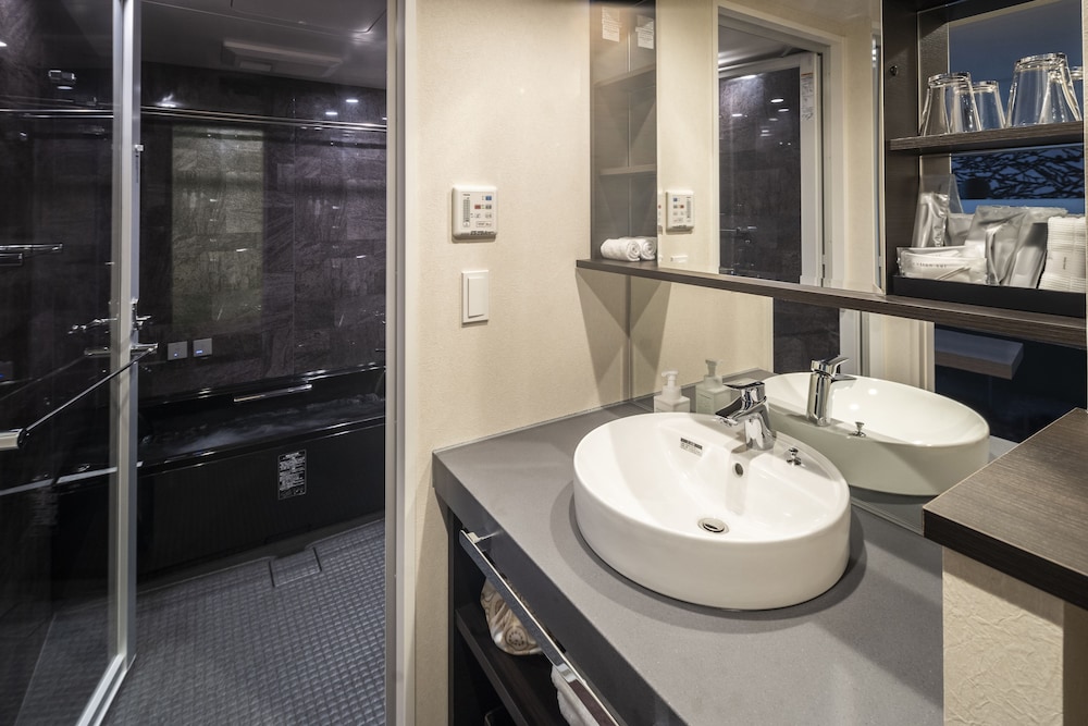 Deluxe Twin Room, Non Smoking (Premier) - Photo 13