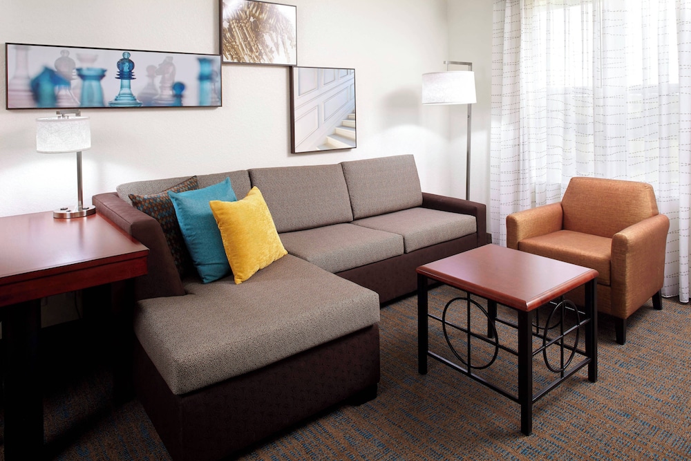 Suite, 1 Bedroom, Smoking - Photo 4