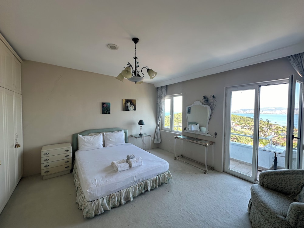 Comfort Room, Balcony, Sea View photo 3