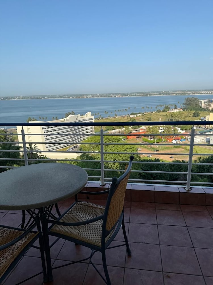 Superior Twin Room with Sea View - Photo 2