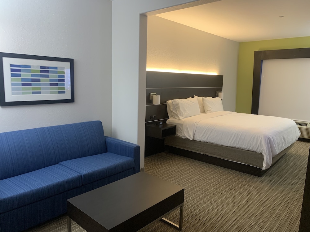 Suite, 1 King Bed with Sofa bed (Add Living Area) - Photo 2