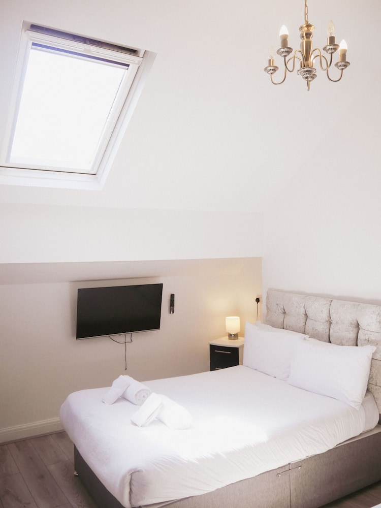 Suite, 2 Double Beds, Ensuite photo 3
