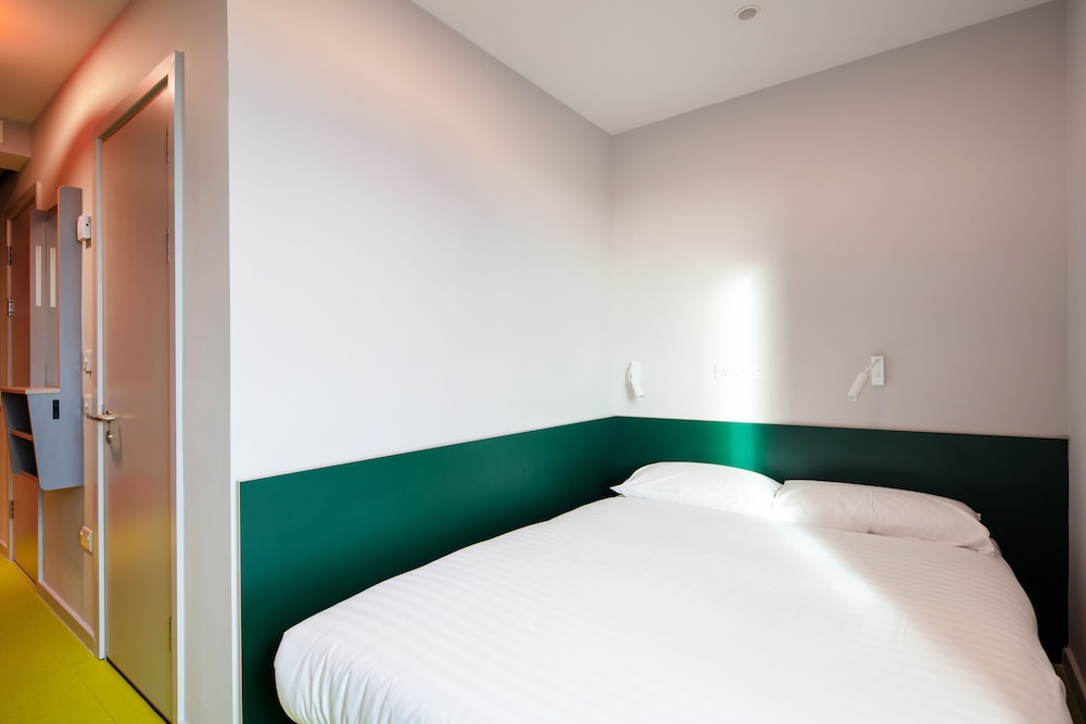 Standard Quadruple Room, Private Bathroom photo 3