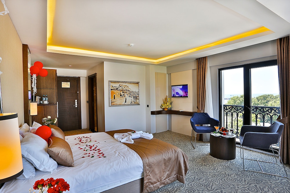 Deluxe Double or Twin Room Sea View