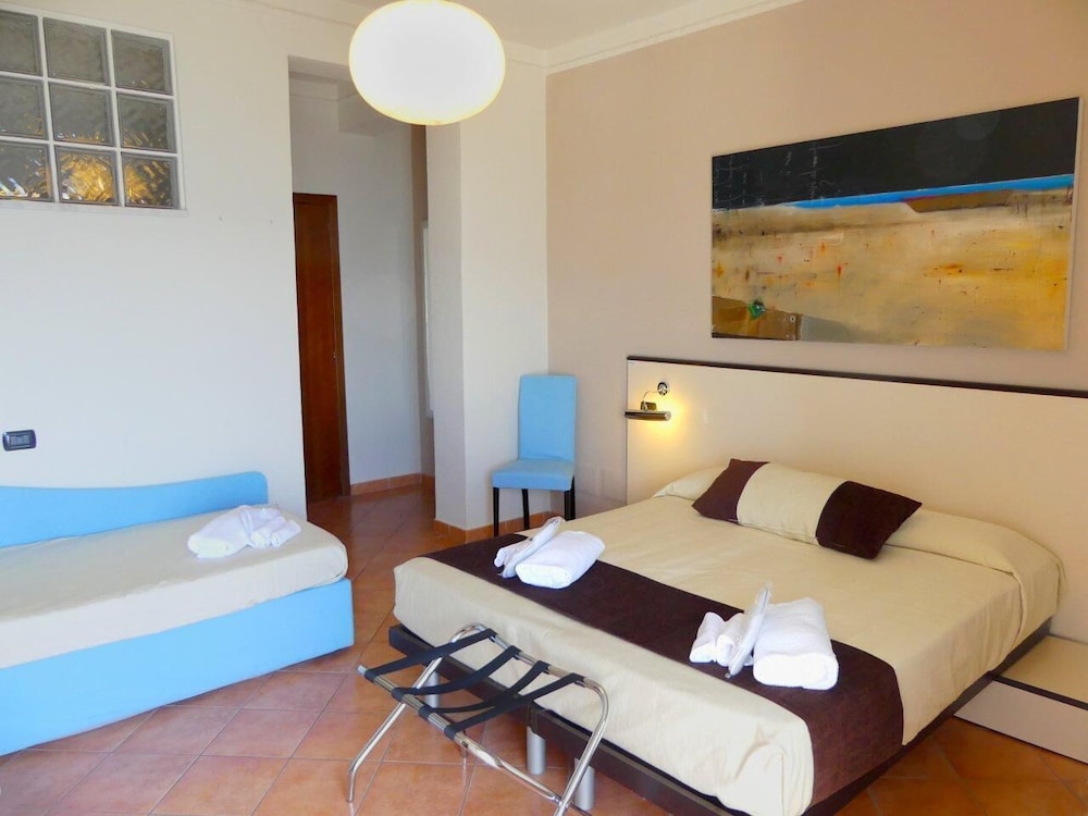 Superior Triple Room, Oceanfront photo 1