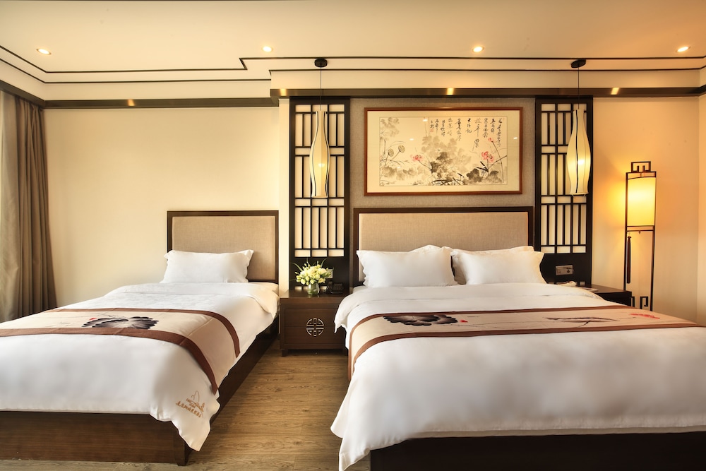 Family Triple Room, 1 Bedroom, Ensuite, Courtyard Area photo 3