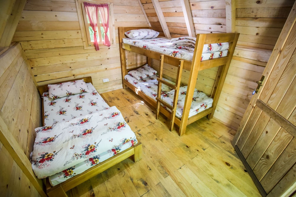 Standard Cabin photo 1