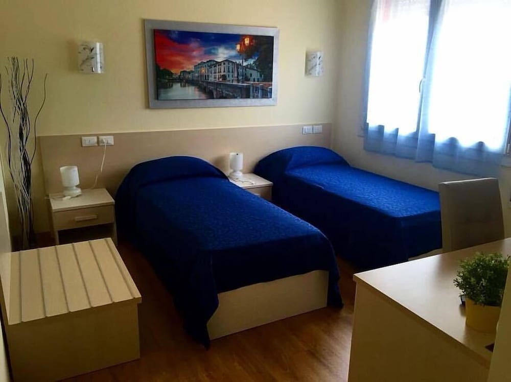 Deluxe Twin Room photo 1
