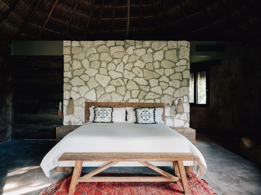 Deluxe Room, 1 King Bed, Garden View (Arena)