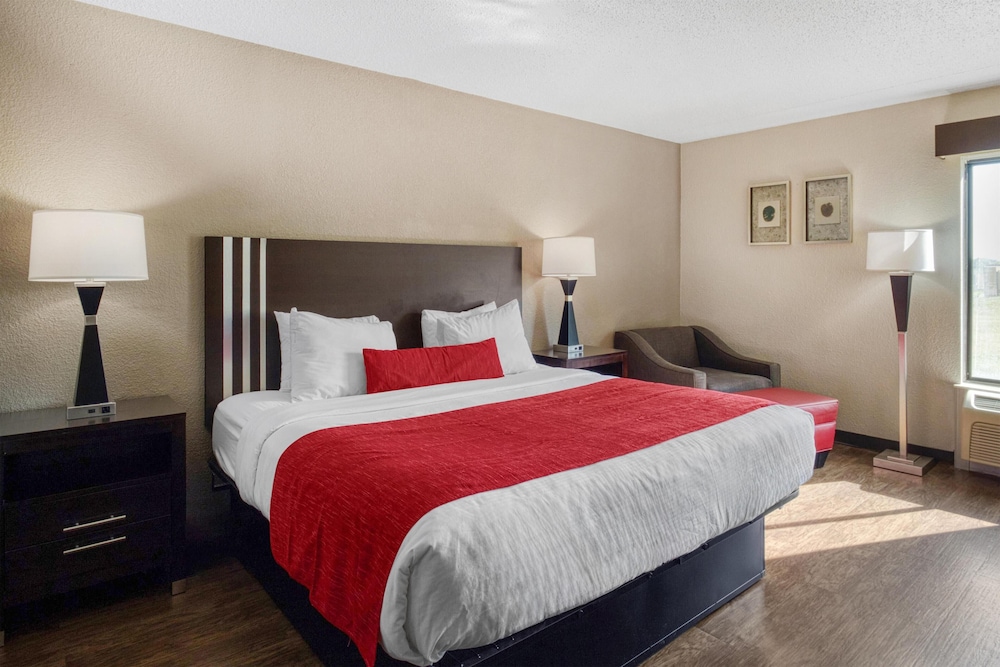 Suite, 1 King Bed, Non Smoking, Hot Tub - Photo 1