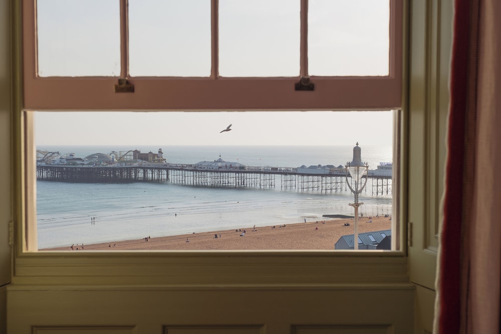 Luxury Double Room, 1 King Bed, Bathtub, Sea View photo 2