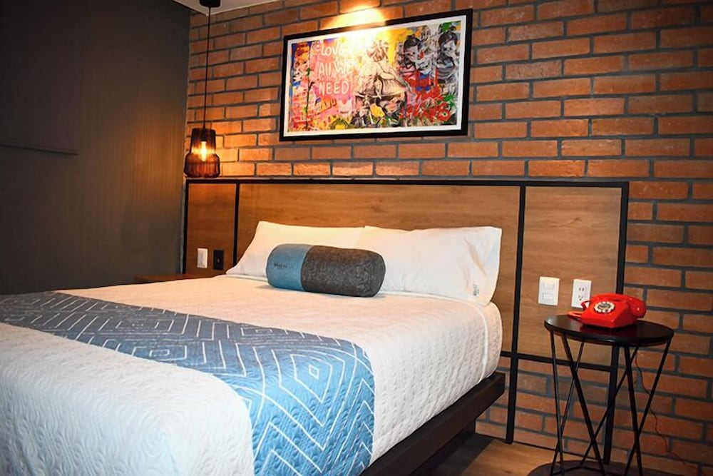 Deluxe Room - Photo 3