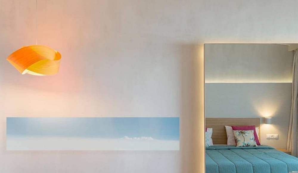 Deluxe Room, Beachfront photo 3