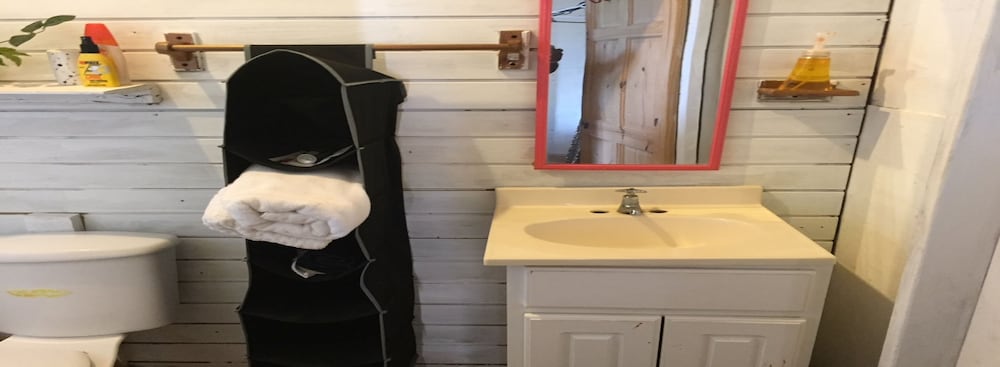 Basic Single Room, 1 Bedroom photo 2