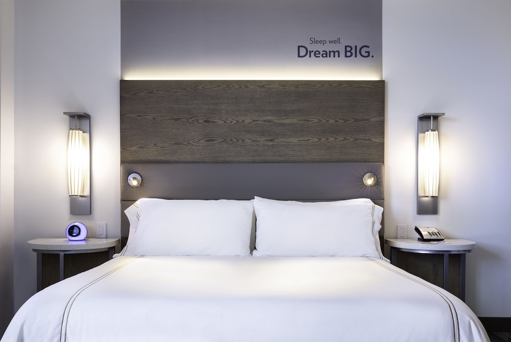 Standard Room, 1 King Bed, Lake View - Photo 14