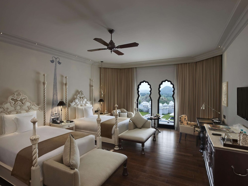 Signature Twin Room, 2 Double Beds - Photo 2