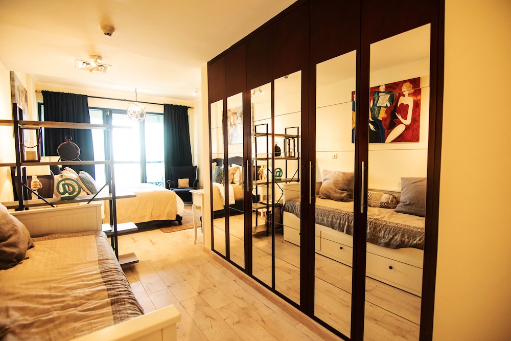 Deluxe Apartment photo 2