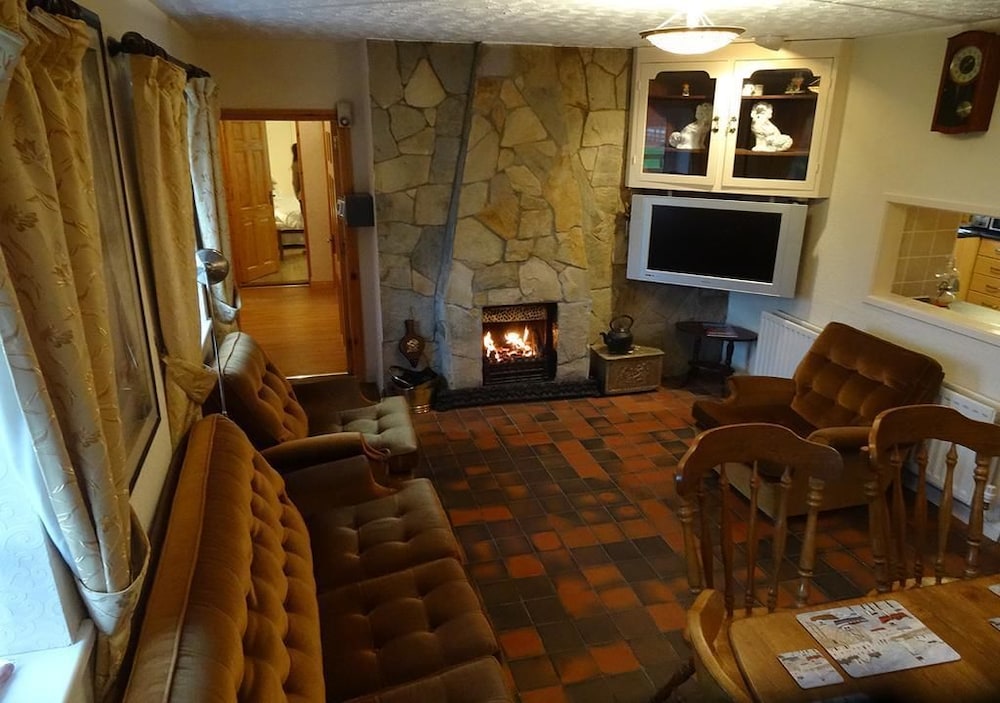 Basic Cottage photo 2