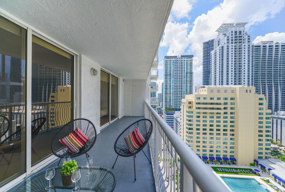 Condo, 1 Bedroom, Balcony, City View photo 3