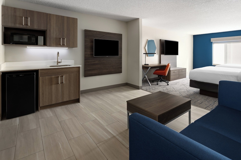 Suite, Multiple Beds