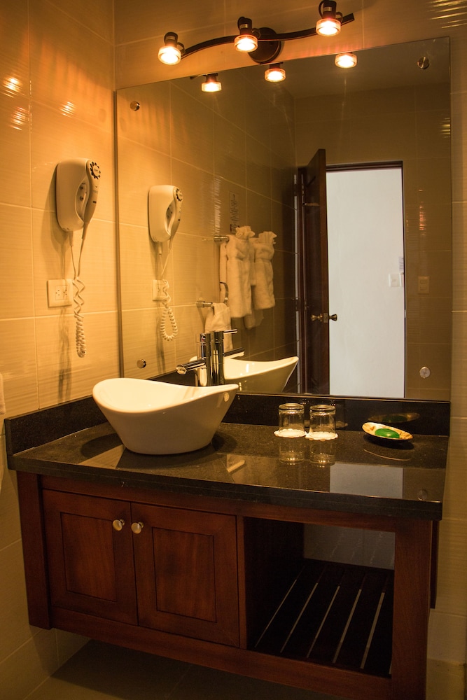 Signature Double Room thumbnail 6