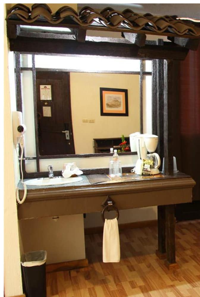 Junior Suite, 1 King Bed - Photo 2