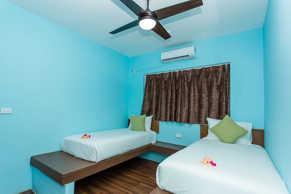 Family Apartment, 2 Bedrooms, Pool Access, Pool View photo 9