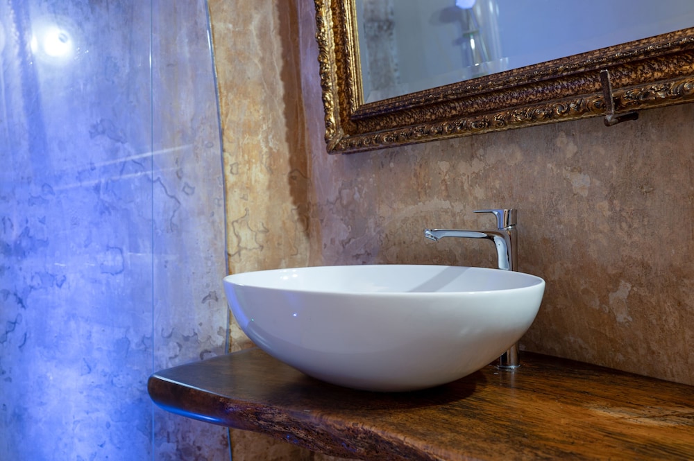 Deluxe Double Room, Hot Tub, Garden View (Camera delle Acque) - Photo 21