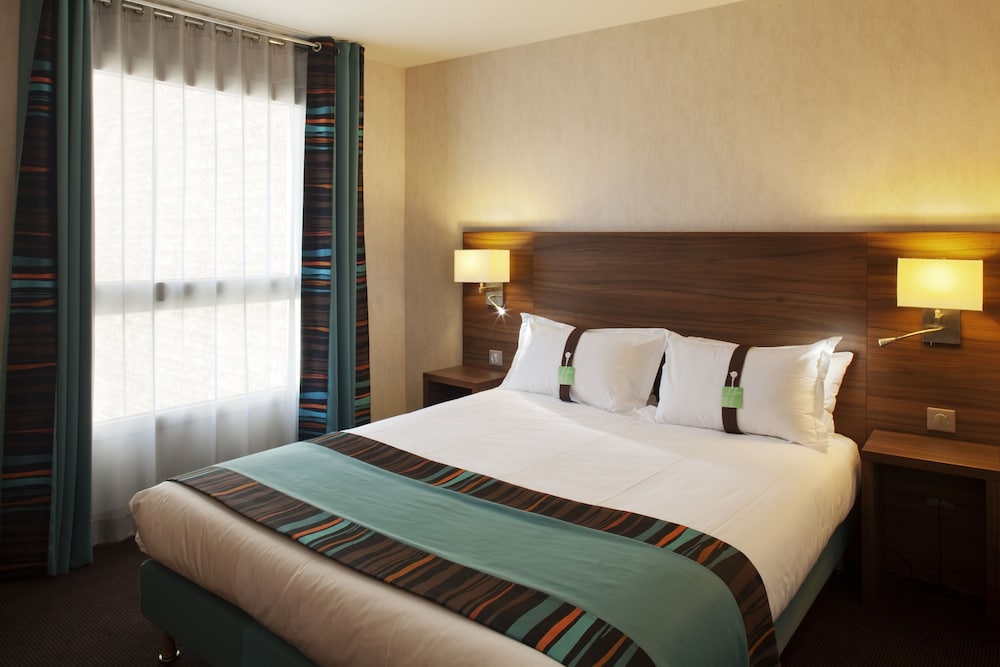 Suite, Multiple Beds thumbnail 6
