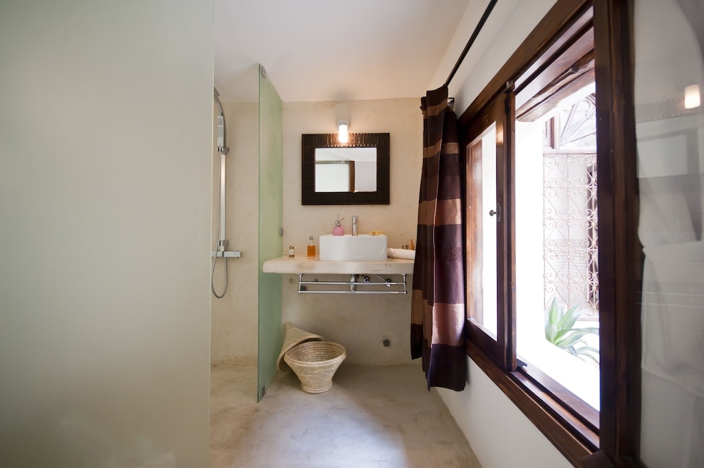 Comfort Suite photo 2