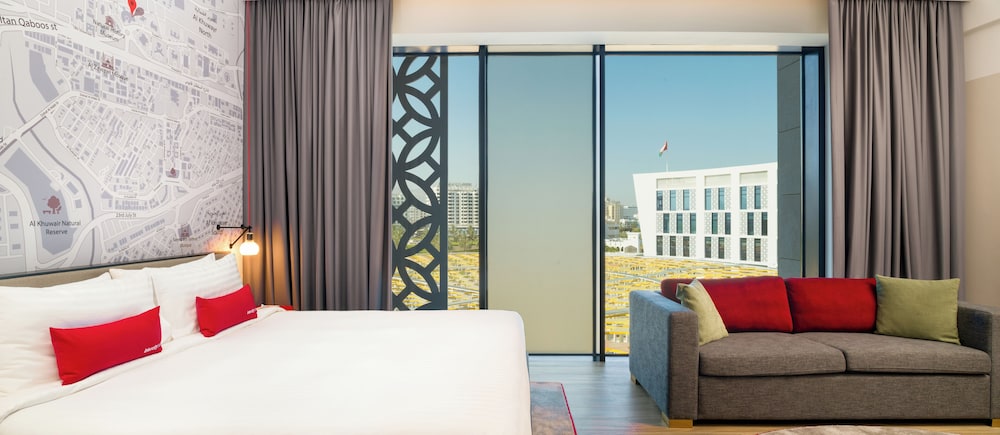 Business Suite - Photo 3