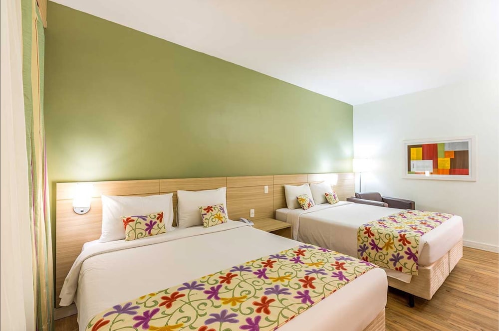 Superior Room, 2 Queen Beds photo 2