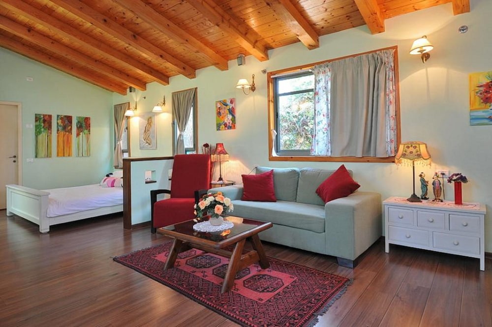 Basic Cabin photo 1