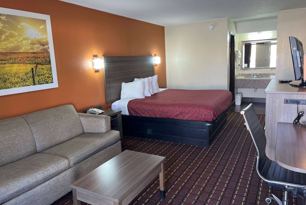 Standard Room, 1 King Bed - Photo 2