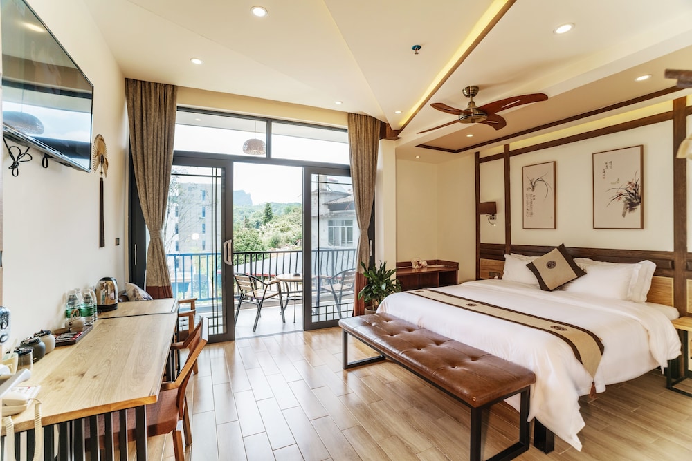 Reopening Promotion - Deluxe Family Suite photo 1
