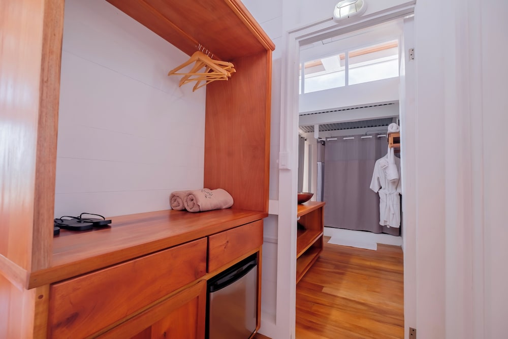 Superior Villa, 1 Queen Bed, Canal View (Cakora Canal Front 1 Bed Loft Villa) photo 3
