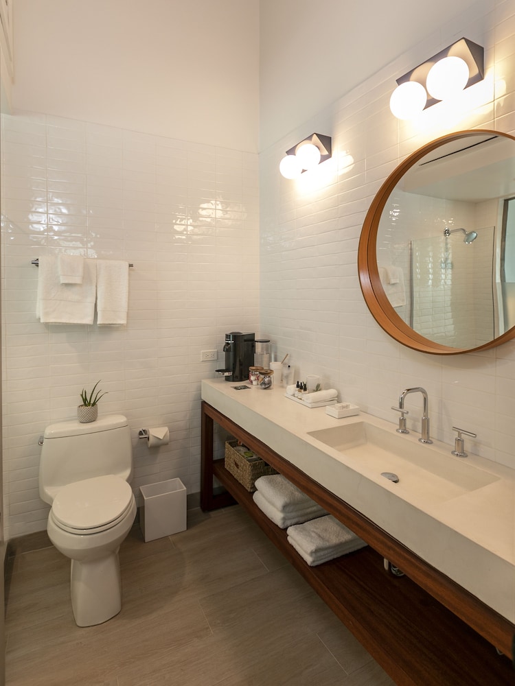 Premium Single Room photo 3