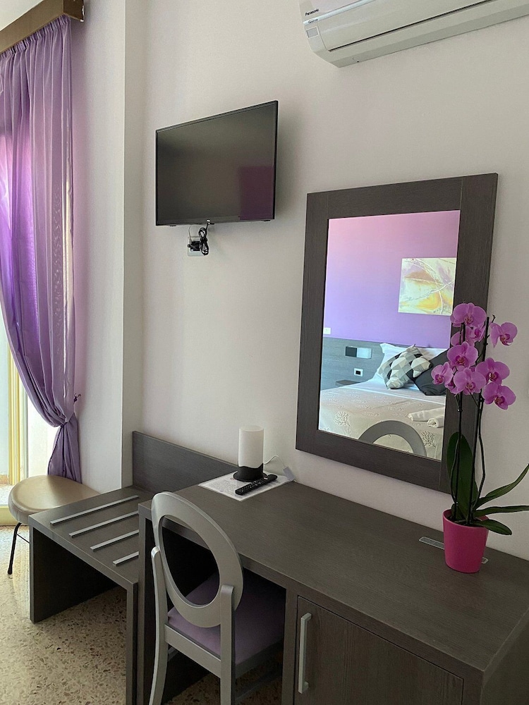 Superior Triple Room, Multiple Beds, Balcony, Sea View